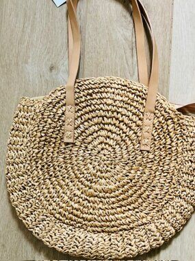 Women's straw shoulder purse  beach travel NWT